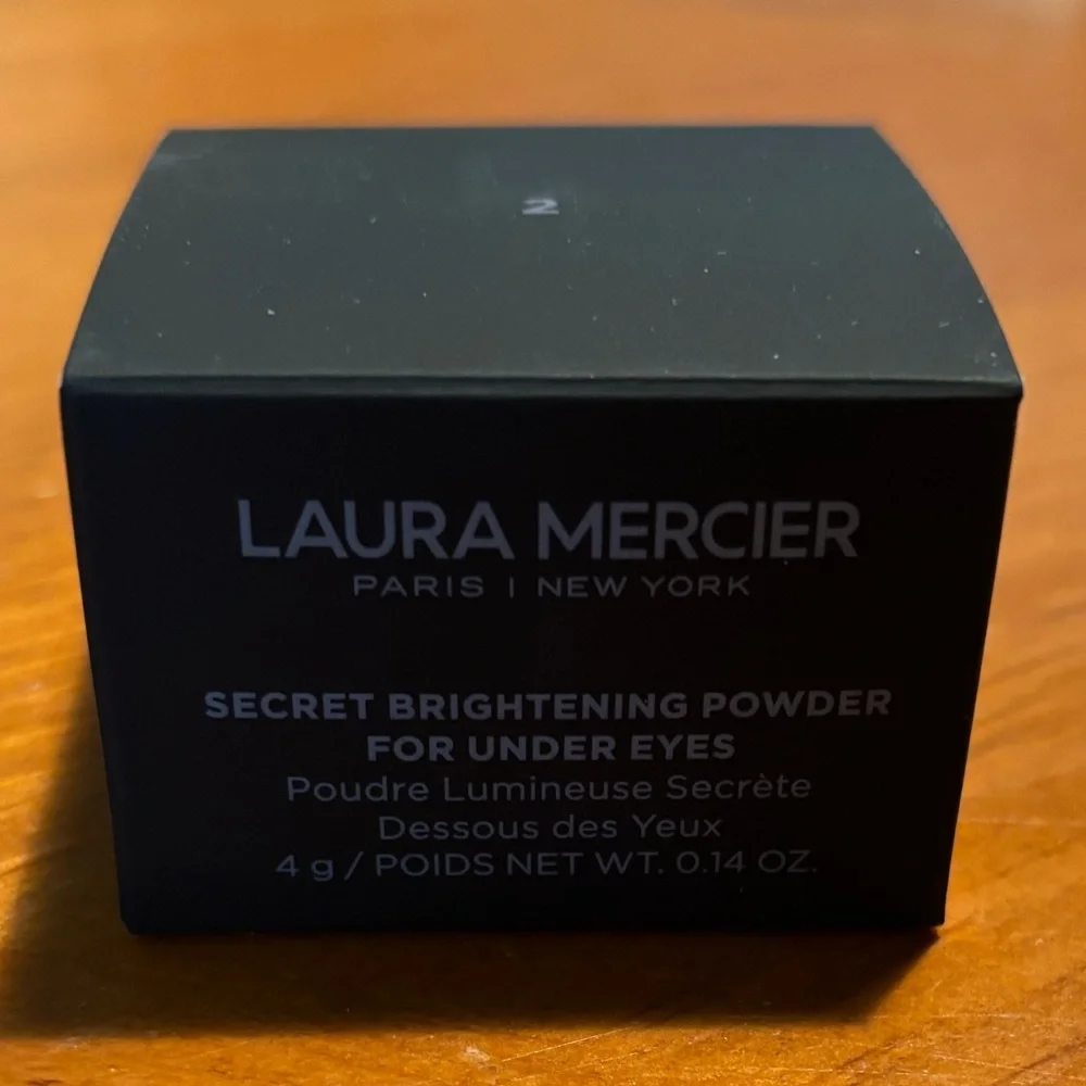 Laura Mercier Secret Brightening Powder for Under Eyes